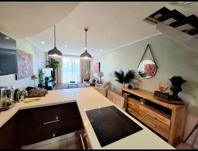 2 BEDROOM APARTMENT FOR SALE IN MENLO PARK